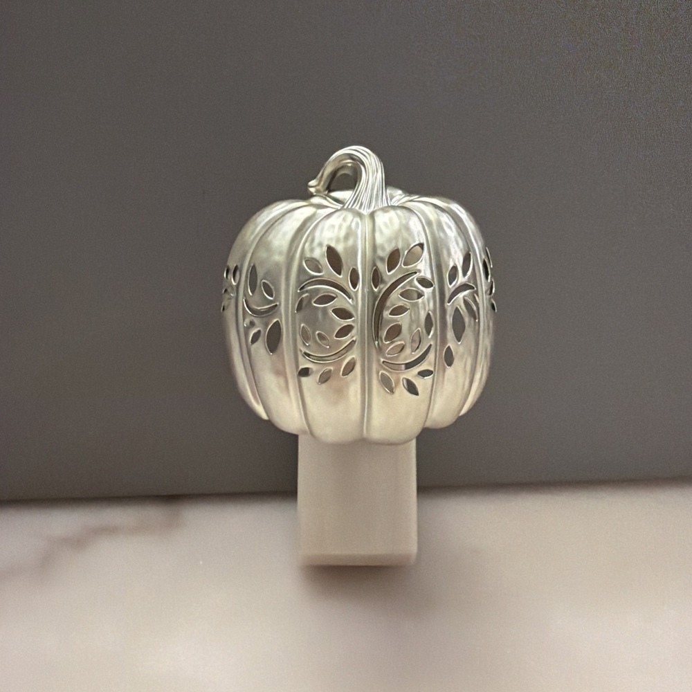 Bath & Body Works Wallflower Plug-in Cut-Out Metallic Pumpkin Night Light